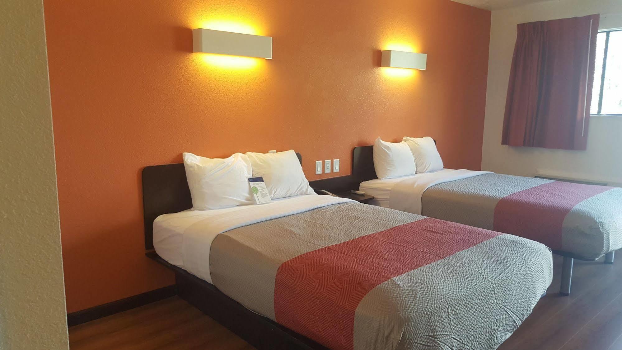 Motel 6-Columbus, Oh - Osu Eksteriør bilde