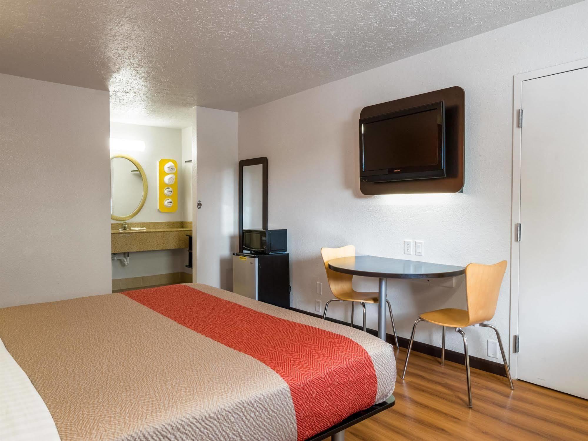 Motel 6-Columbus, Oh - Osu Eksteriør bilde
