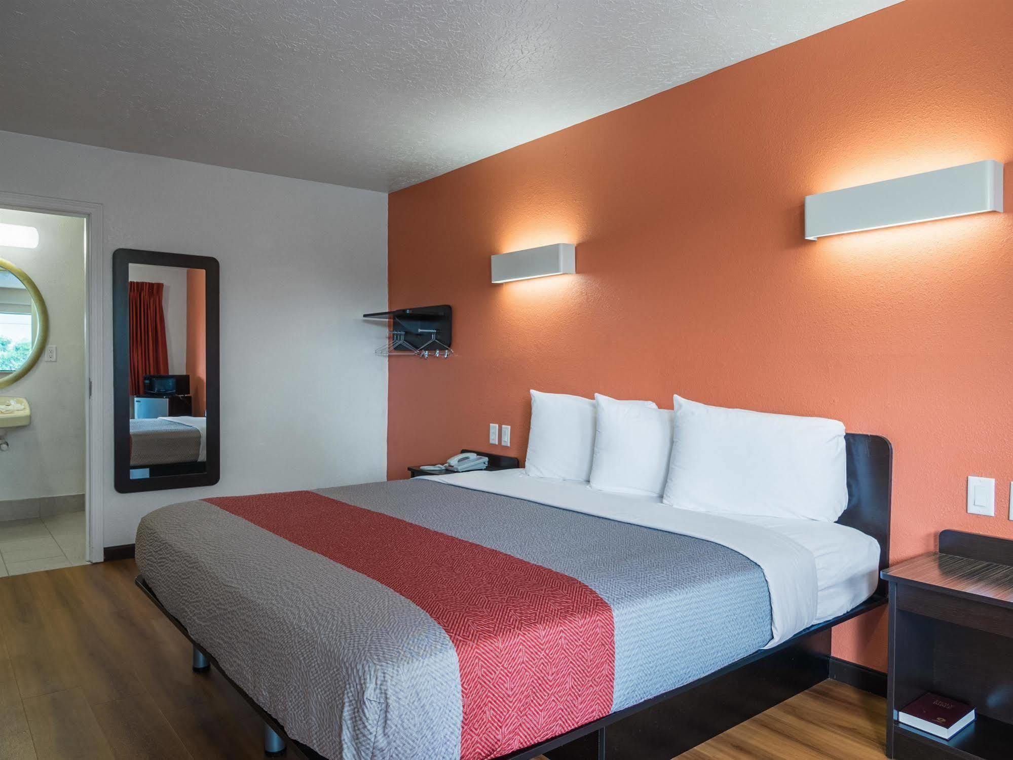 Motel 6-Columbus, Oh - Osu Eksteriør bilde